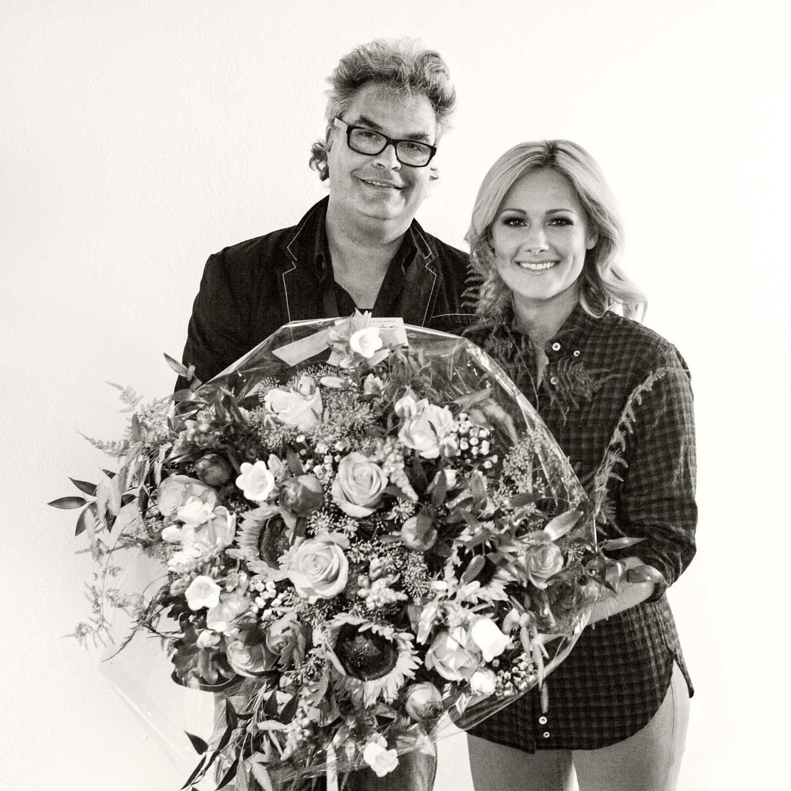 Tobias-Sutter_Helene-Fischer-Show_Basel_15_-2_2017Blumen Eric BAsel.jpg