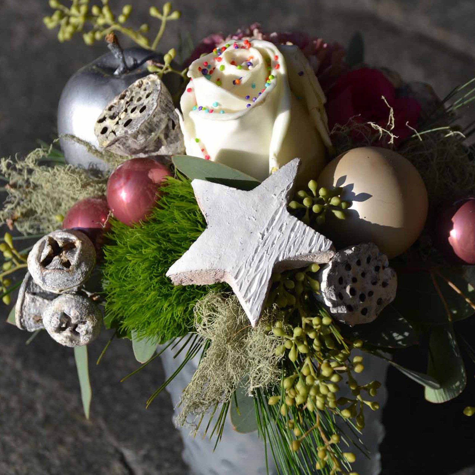 Weihnachtsarr_2 Blumen Eric Basel.jpg