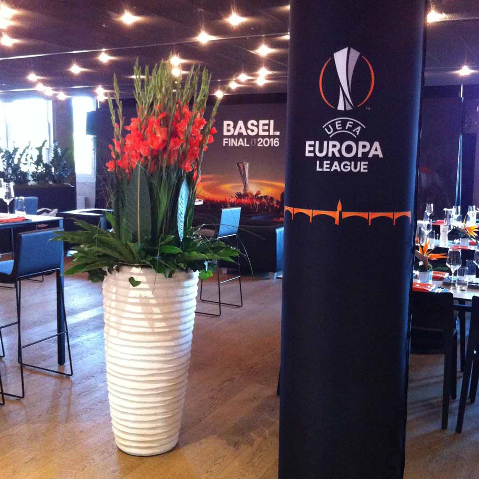 Event_2016_17 BLuemen Eric BAsel.jpg