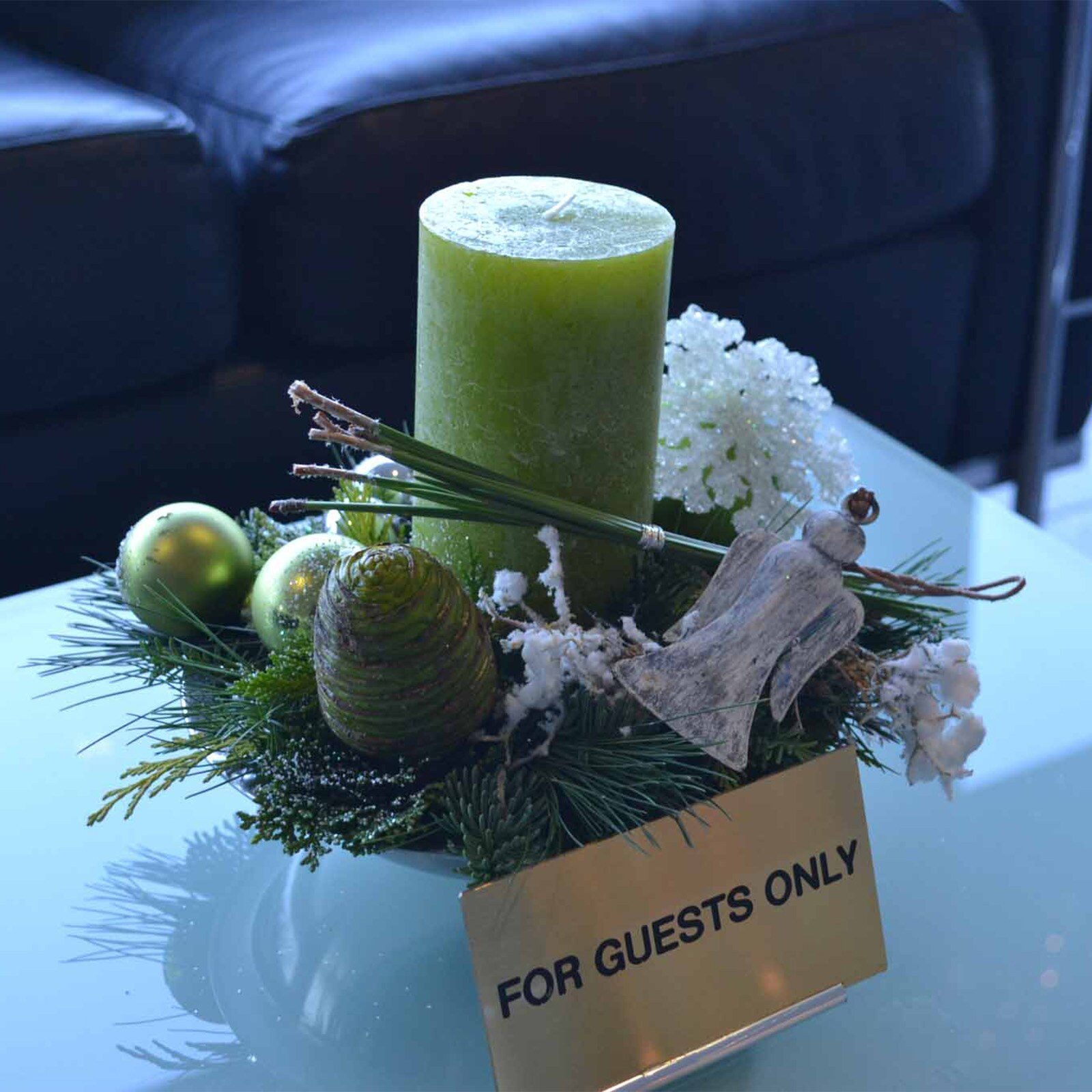 Weihnachtsarr_3 Blumen Eric Basel.jpg